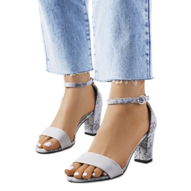 Sive sandale na Ragland stupu siva