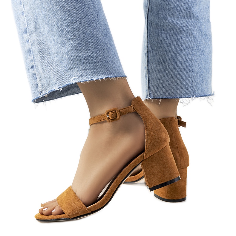 Smeđe sandale na Deshe postu smeđa