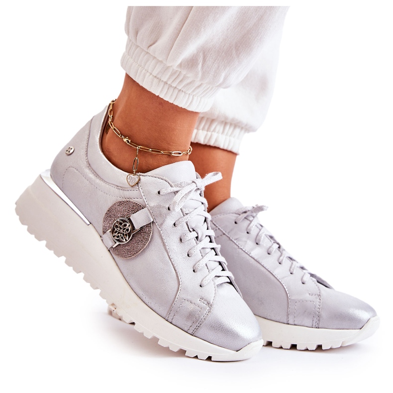 Kožne sportske cipele na klin Maciejka 05492-11 Srebrna srebro