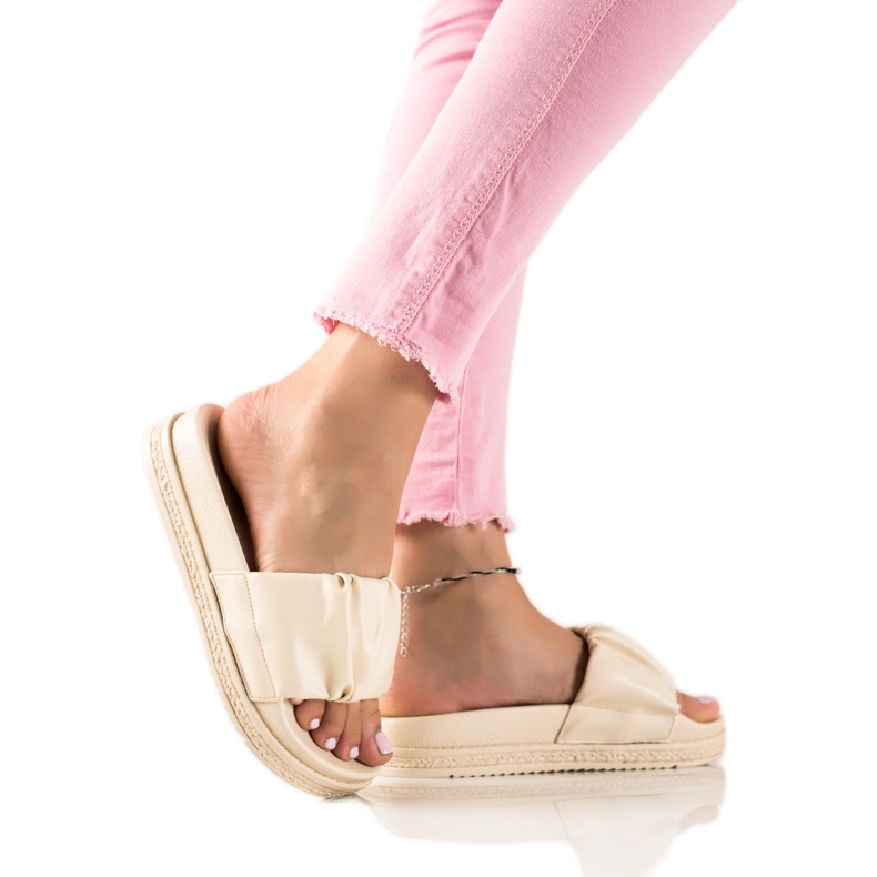 SHELOVET Bež papuče na platformi