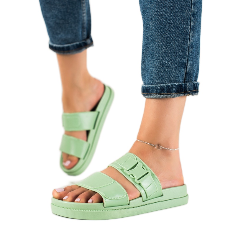 SHELOVET Zelene papuče s kopčom zelena