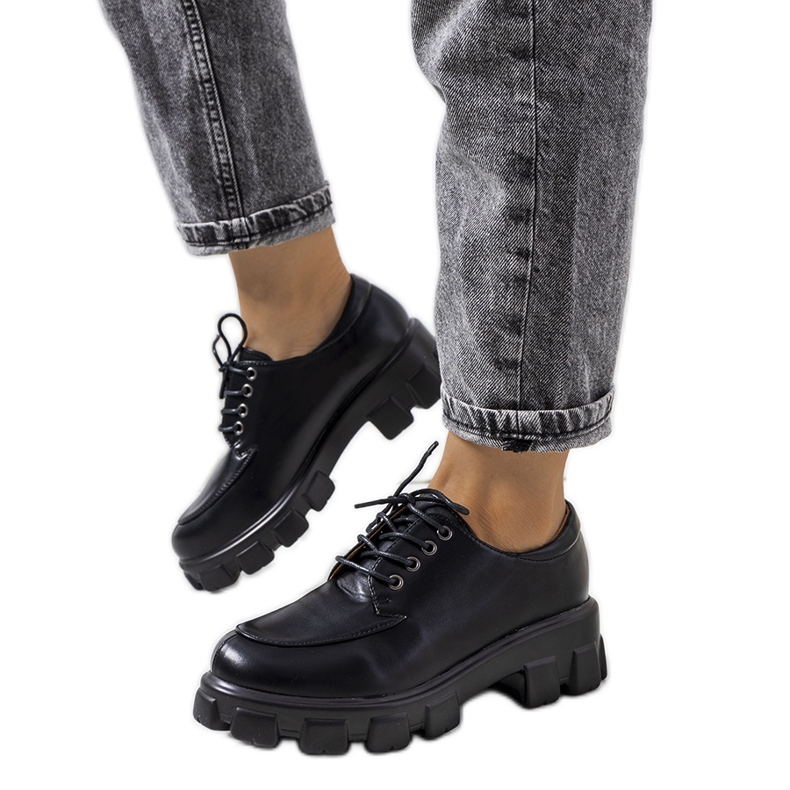 Crne cipele na traktorskom potplatu Feline crno