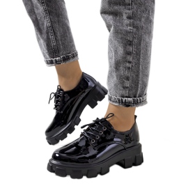 Crno lakirane cipele na traktorskom potplatu Wind crna