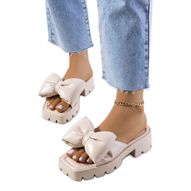 Bež papuče na Platt traktorskom potplatu