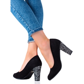 Weide Šljokice od brušene kože crna