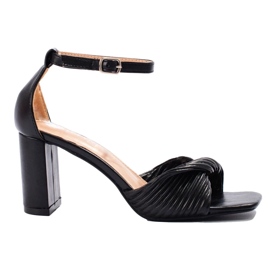 Crne sandale s visokim potpeticama crna