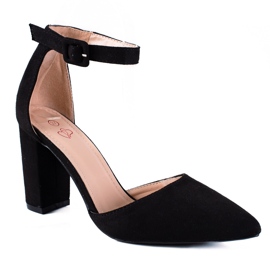 SHELOVET Crpke od antilopa na stupu crna