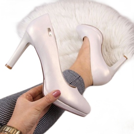 Pumpe na platformi biserno bež W Sergio Leone