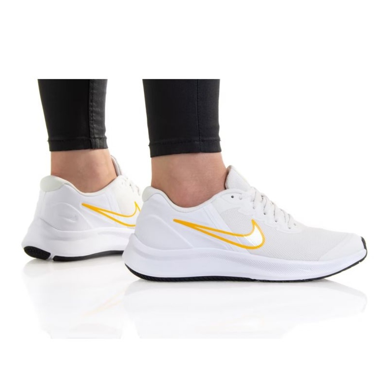 Cipele Nike Star Runner 3 (GS) Jr DA2776-010 bijela