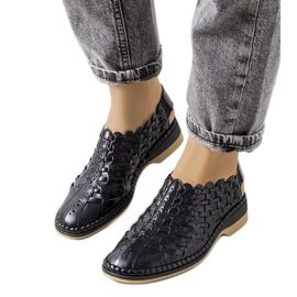 Crne ažurne sandale iz Carvalha crna