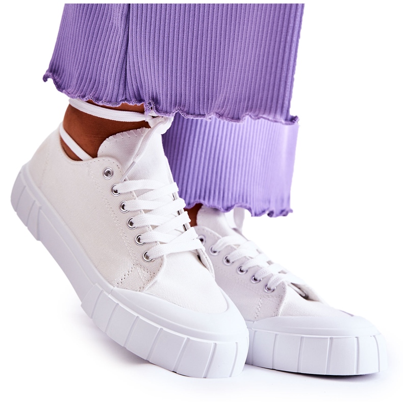 PS1 Dolaze bijele ženske tenisice na platformu bijela