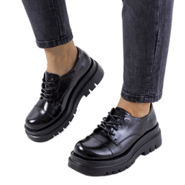 Crne cipele na traktorskom potplatu iz Henta crna