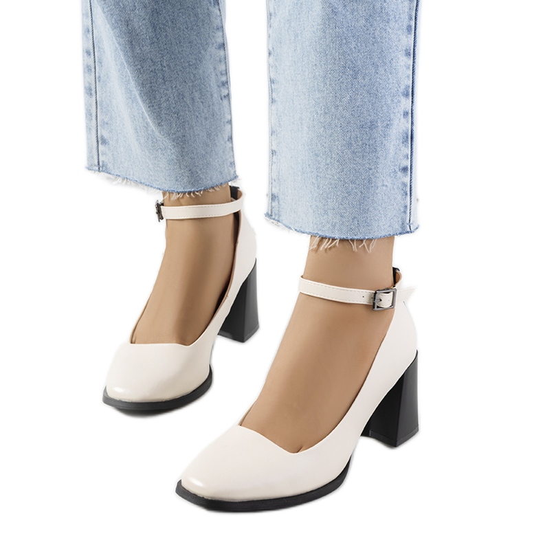 Bež salonke s remenom