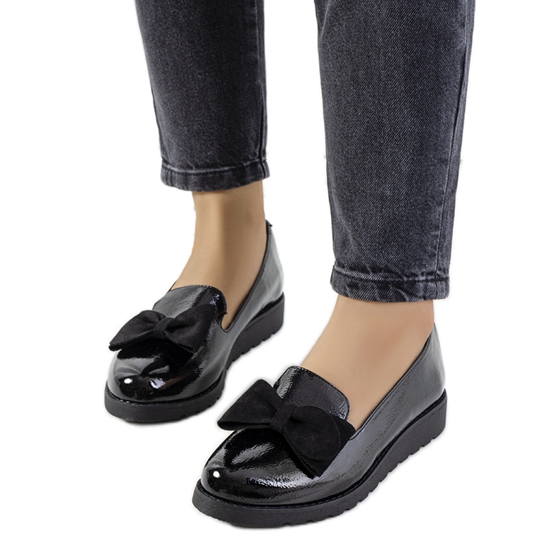 BM Voeren crne lakirane cipele crno