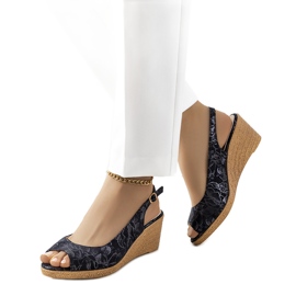 Crne Beldesa sandale na klin crna