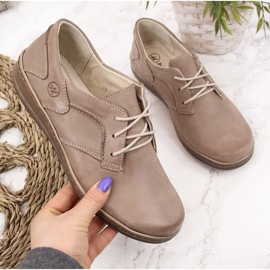 Udobne kožne ženske cipele u bež boji Helios 715