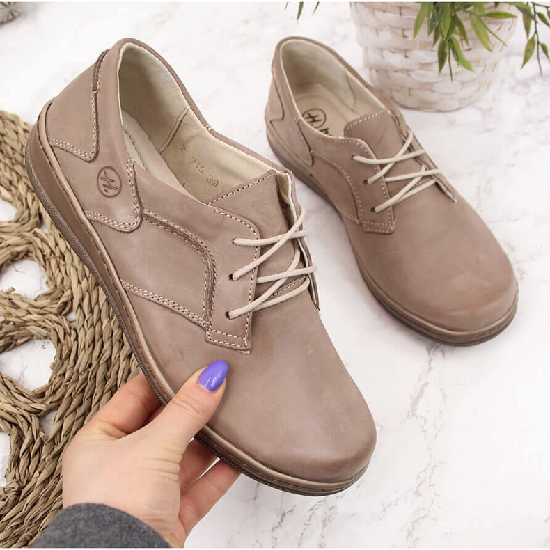 Udobne kožne ženske cipele u bež boji Helios 715