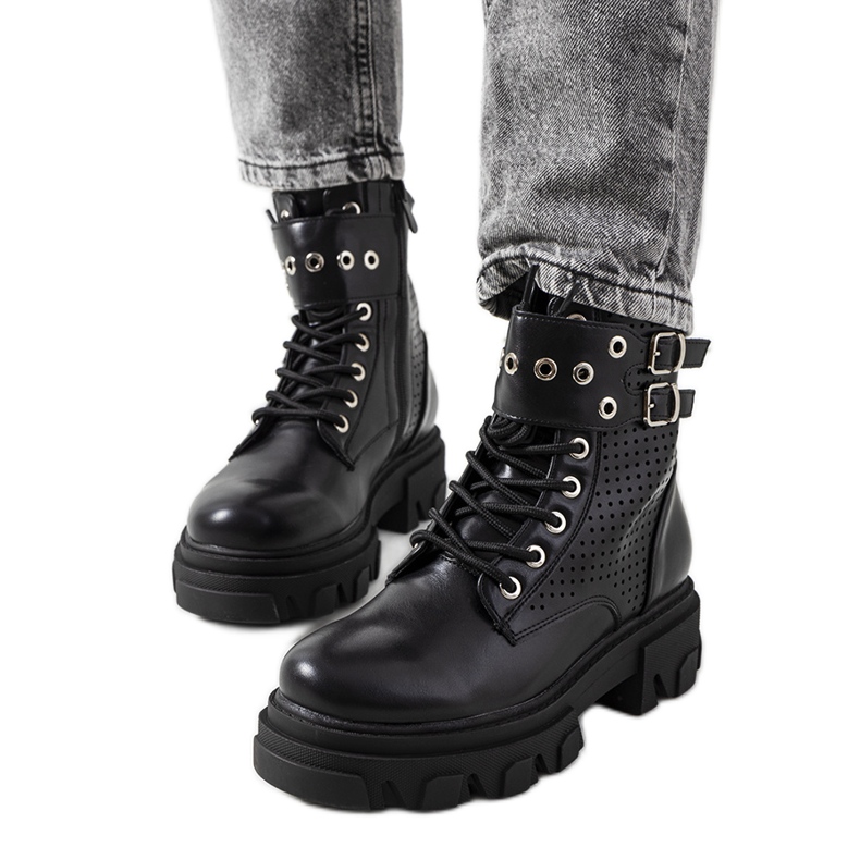 Crne gležnjače s trapper potplatom iz Rubea crno