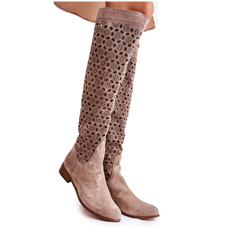 PA2 Čizme od brušene kože s otvorenim uzorkom Tamno bež špic