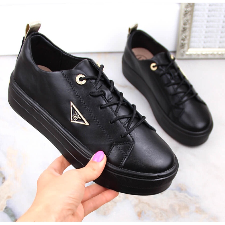 Kožne ženske cipele na crnoj Filippo platformi