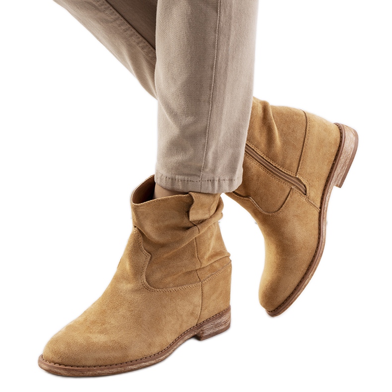 Tamno bež čizme na zatvorenu Hunjet petu