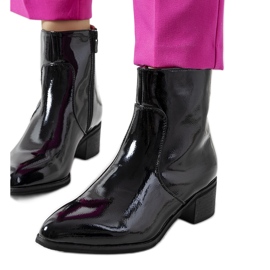 Crne izolirane čizme iz Huarta crna