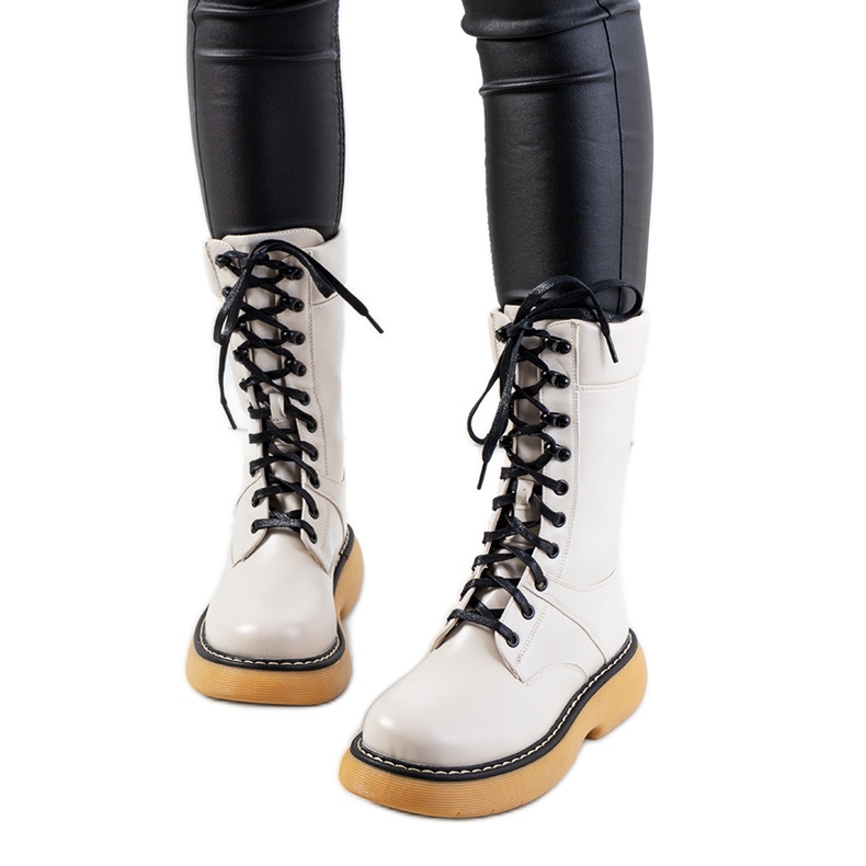 Bež čizme iz Redela