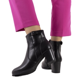 Crne čizme na niskom stupu iz Bogote crna