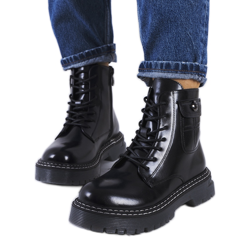 Crni radnici iz Busana crno