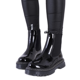 Crne lakirane Chelsea čizme iz Vida crna