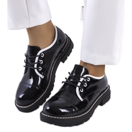 Crne lakirane cipele Kuzem crna