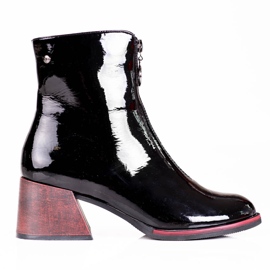 Lakirane ženske čizme s elegantnom Vinceza petom crna
