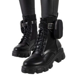 Crne čizme s vrećicom iz Adamsona crna