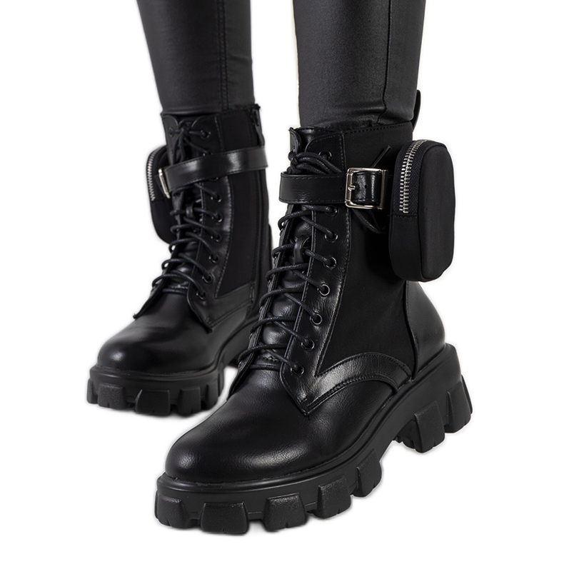 Crne čizme s vrećicom iz Adamsona crno