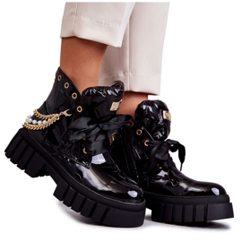 Lakirane tople čizme s lancem crne Karoline crna