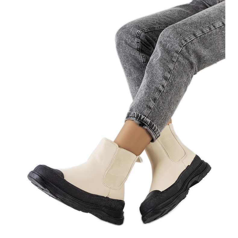 Bež čizme Chelsea od eko kože iz Loree