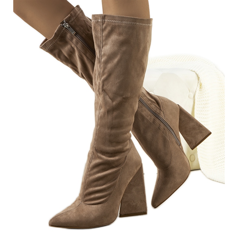 Teles smeđe čizme na visoku petu smeđa
