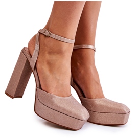 Ženske sandale sa svjetlucavim zlatnim rozelom na petu