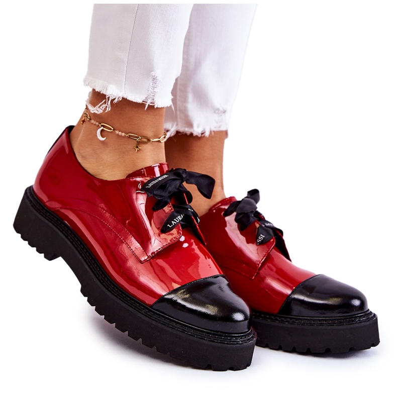 Lakirane cipele na vezanje Laura Messi 2441 Crvene crvena