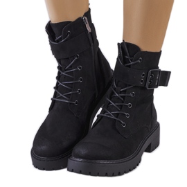 Crni Tarrin lovci crno