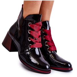 Vinceza Lakirane tople čizme na vezanje Black Tove crna