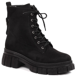 Ženske radnice od antilopa na crnoj izoliranoj platformi T.Sokolski crna