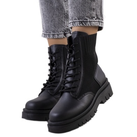 Crni Lennon lovci crna