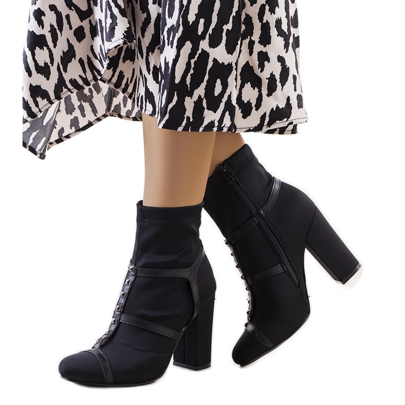 Crne čizme na stupu Dagma crno