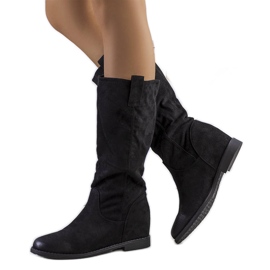 Crne čizme na Maeinu zatvorenu potpeticu crna