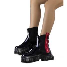 Crne lakirane čizme iz Caste crna