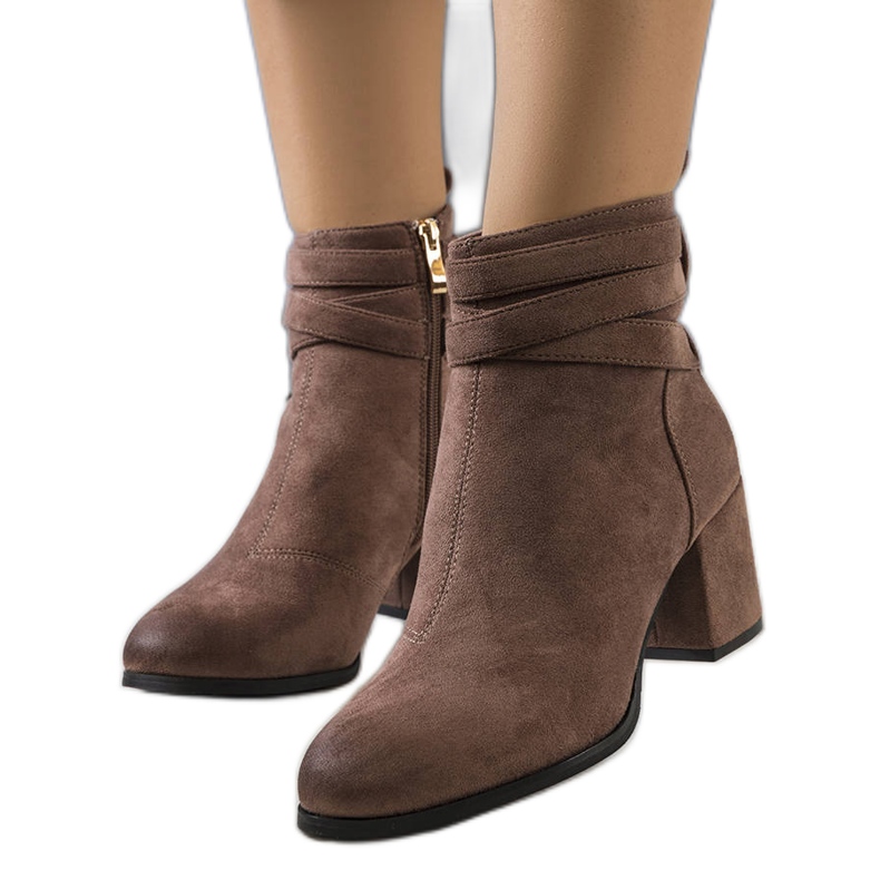 PA1 Smeđe gležnjače na Fletcher stupu smeđa