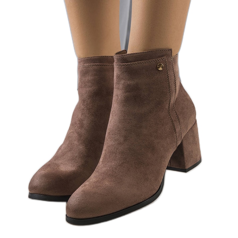 Fassa smeđe izolirane čizme smeđa