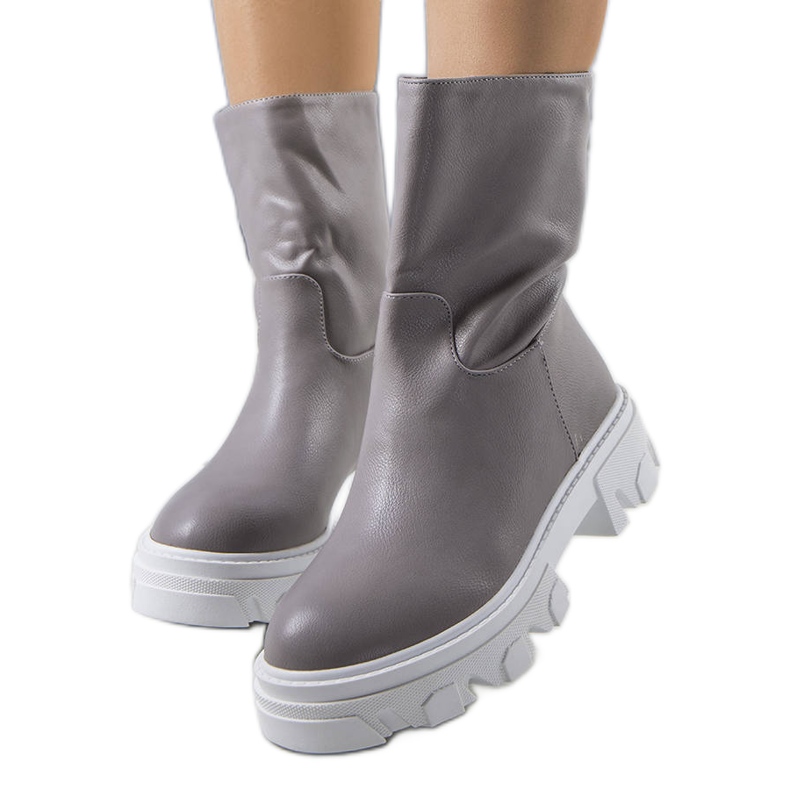 Nasidi sive izolirane čizme siva