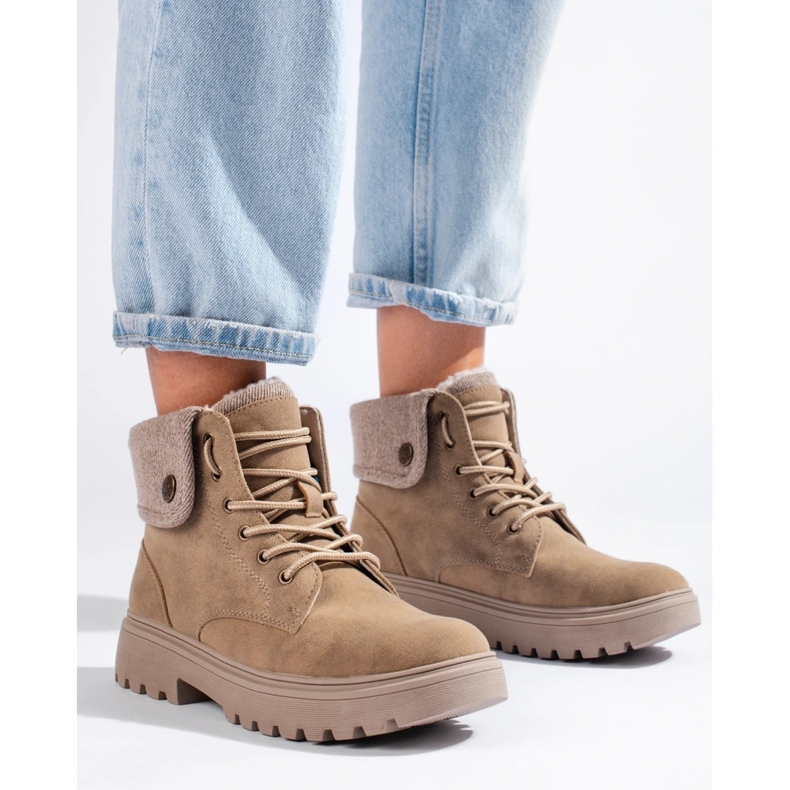 Bež ženske čizme s podstavom od ovčje kože